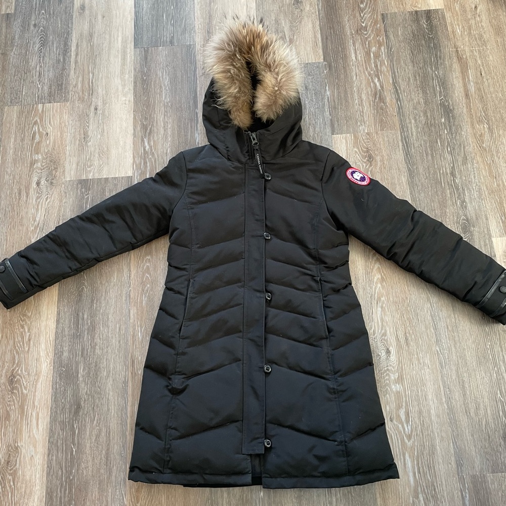Black Parka - Canada Goose Look-a-like